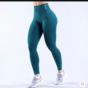 Dfyne Dynamic Teal High-Waisted Leggings
